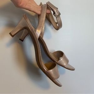 Naturalizer 3” rose gold metallic dress sandal